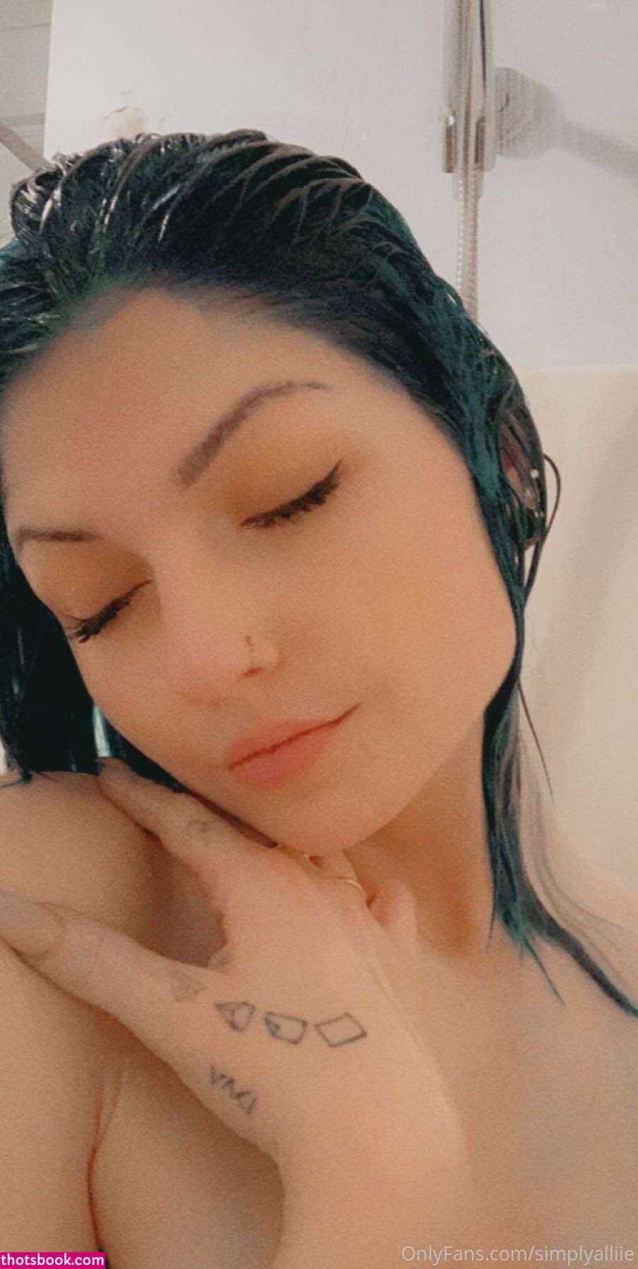 simplyalliie Photo #1