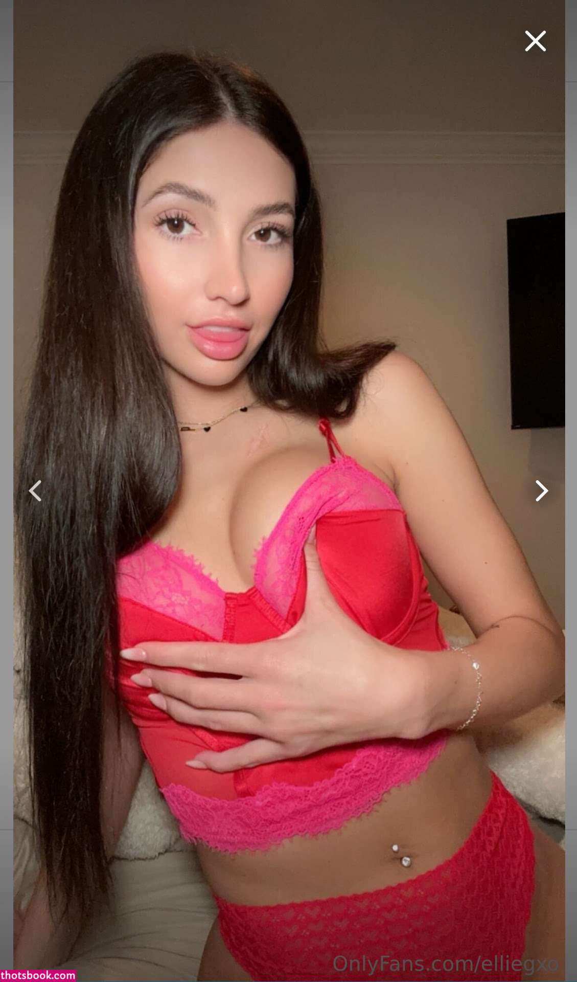 Ellie Vandeel Photo #4