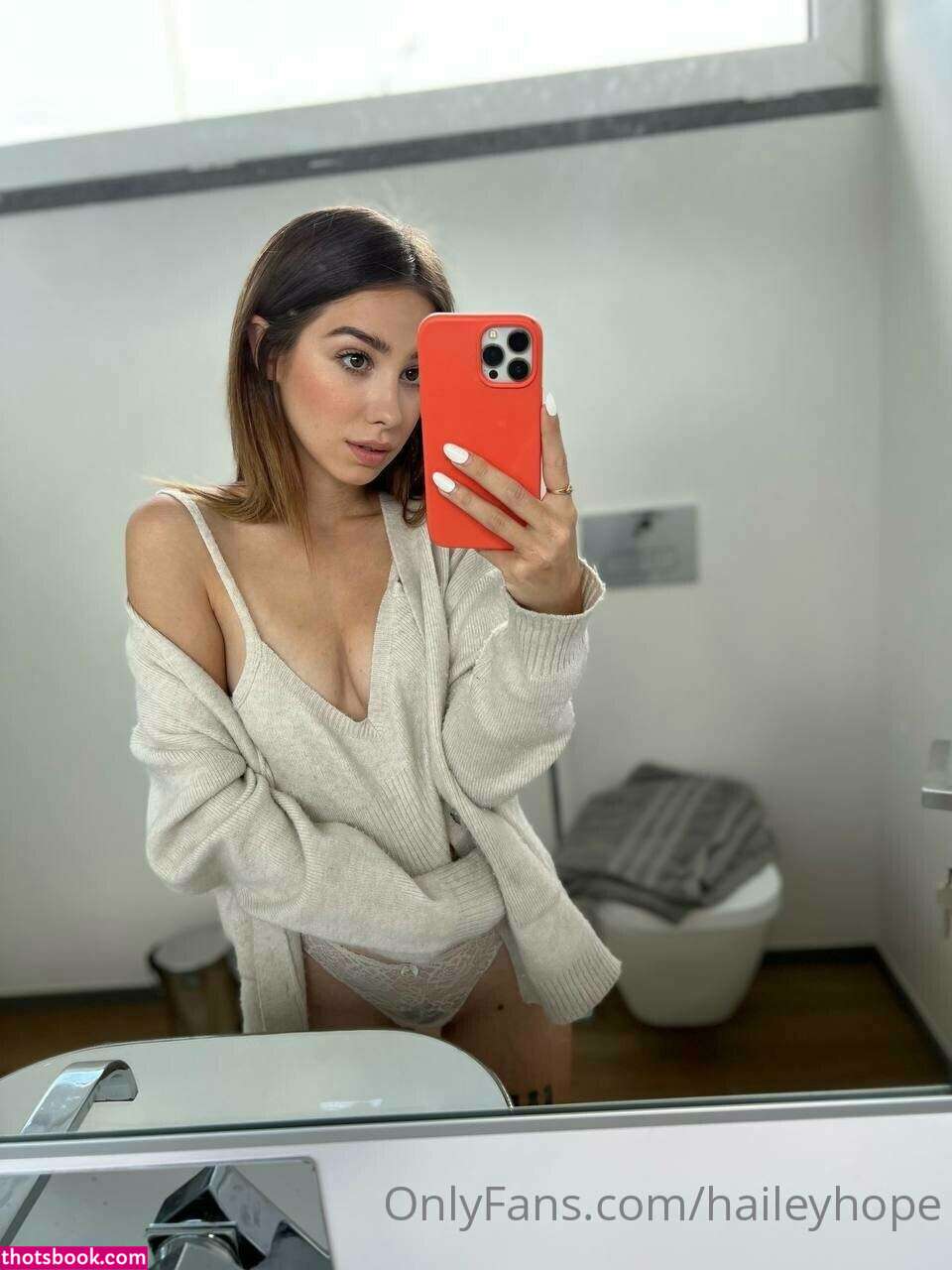 Hailey Hope Photo #9