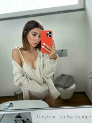 Hailey Hope Photo #9