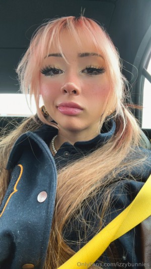 Izzybunnies Photo #1385