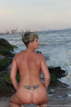 Lovely Lenore Photo #124