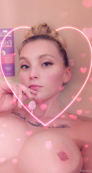 Veronica Marzzz Photo #13