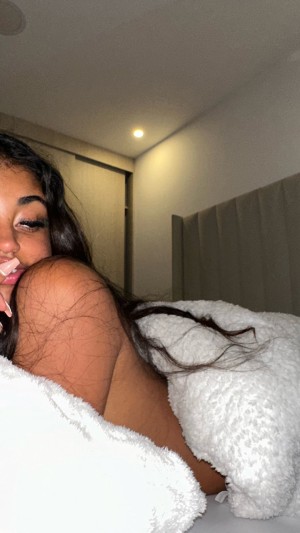 Juliethoflreal Photo #6