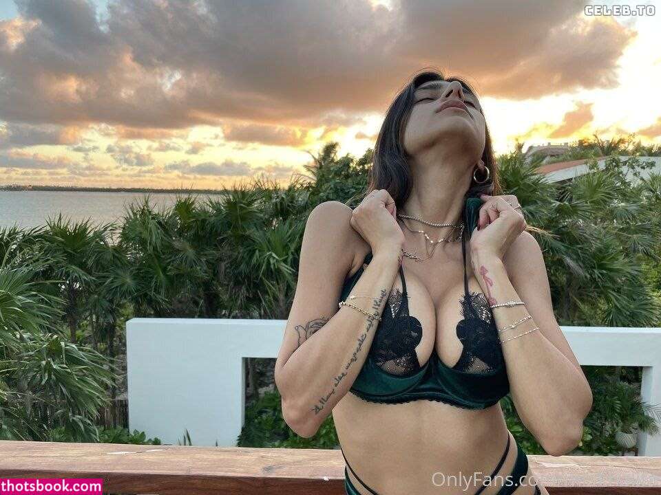 Mia Khalifa Photo #823