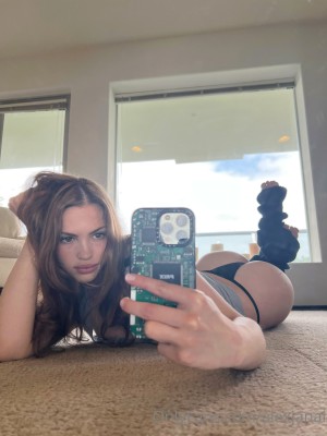 Alex Janai Photo #18