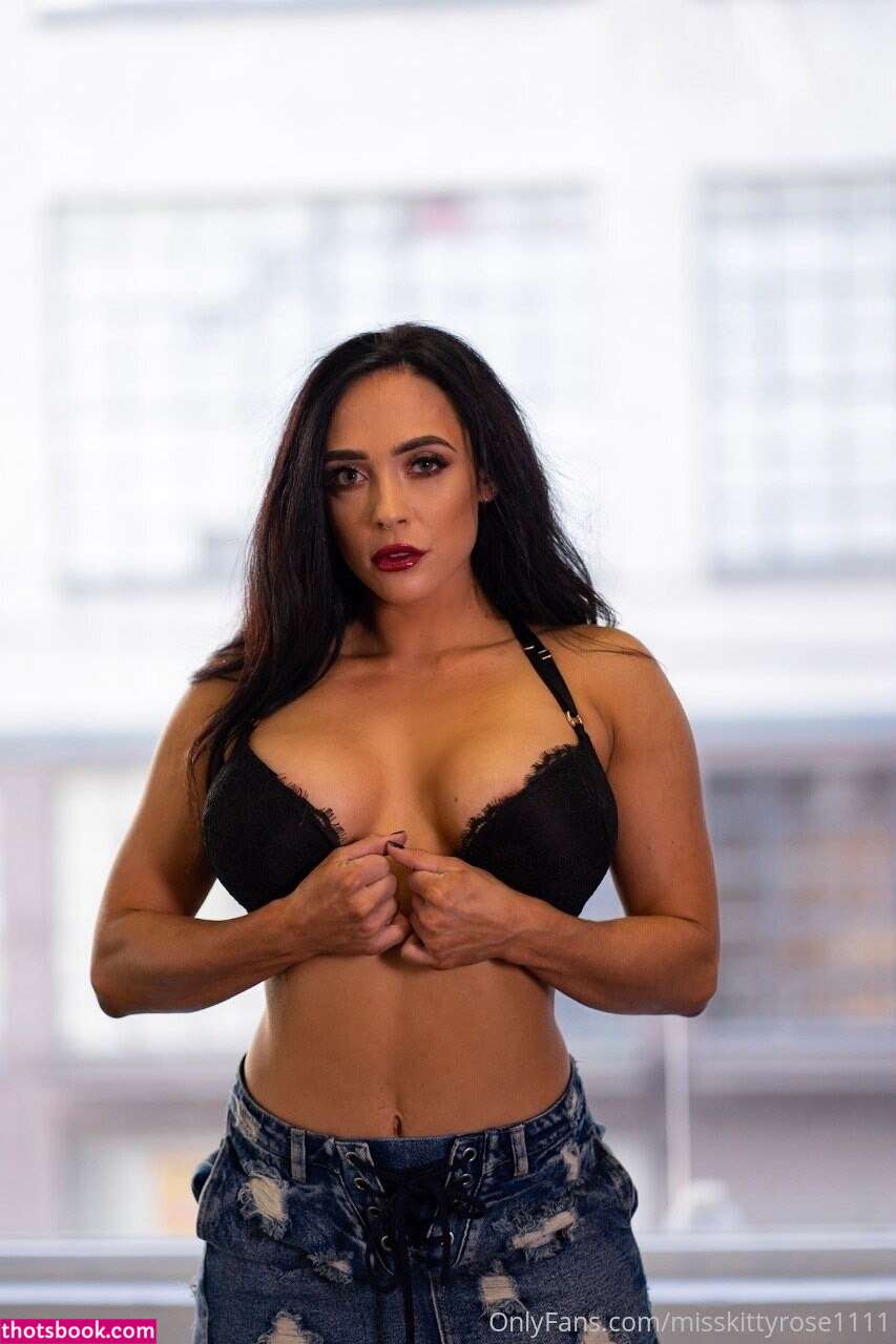 Misskittyrose1111 Photo #30