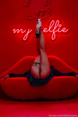 Minnie Bikini Photo #34