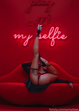 Minnie Bikini Photo #42