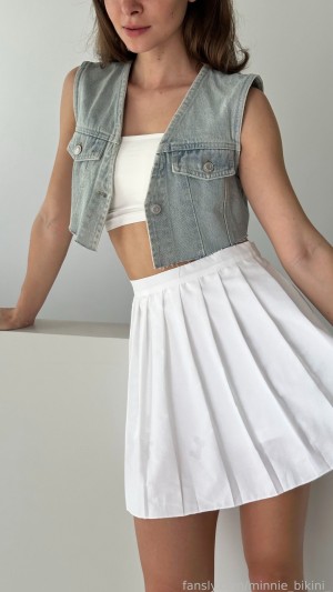 Minnie Bikini Photo #130