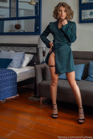 Minnie Bikini Photo #251