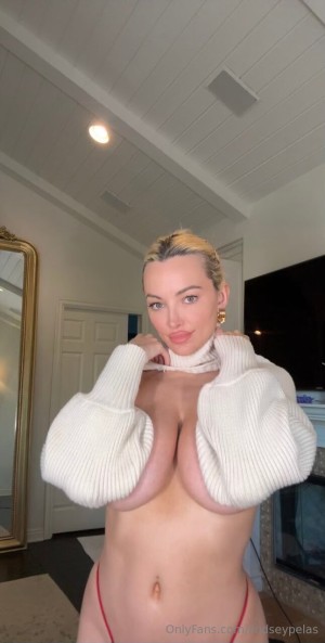 Lindsey Pelas Photo #1175