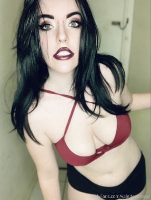 Valerie Vampyr Photo #63