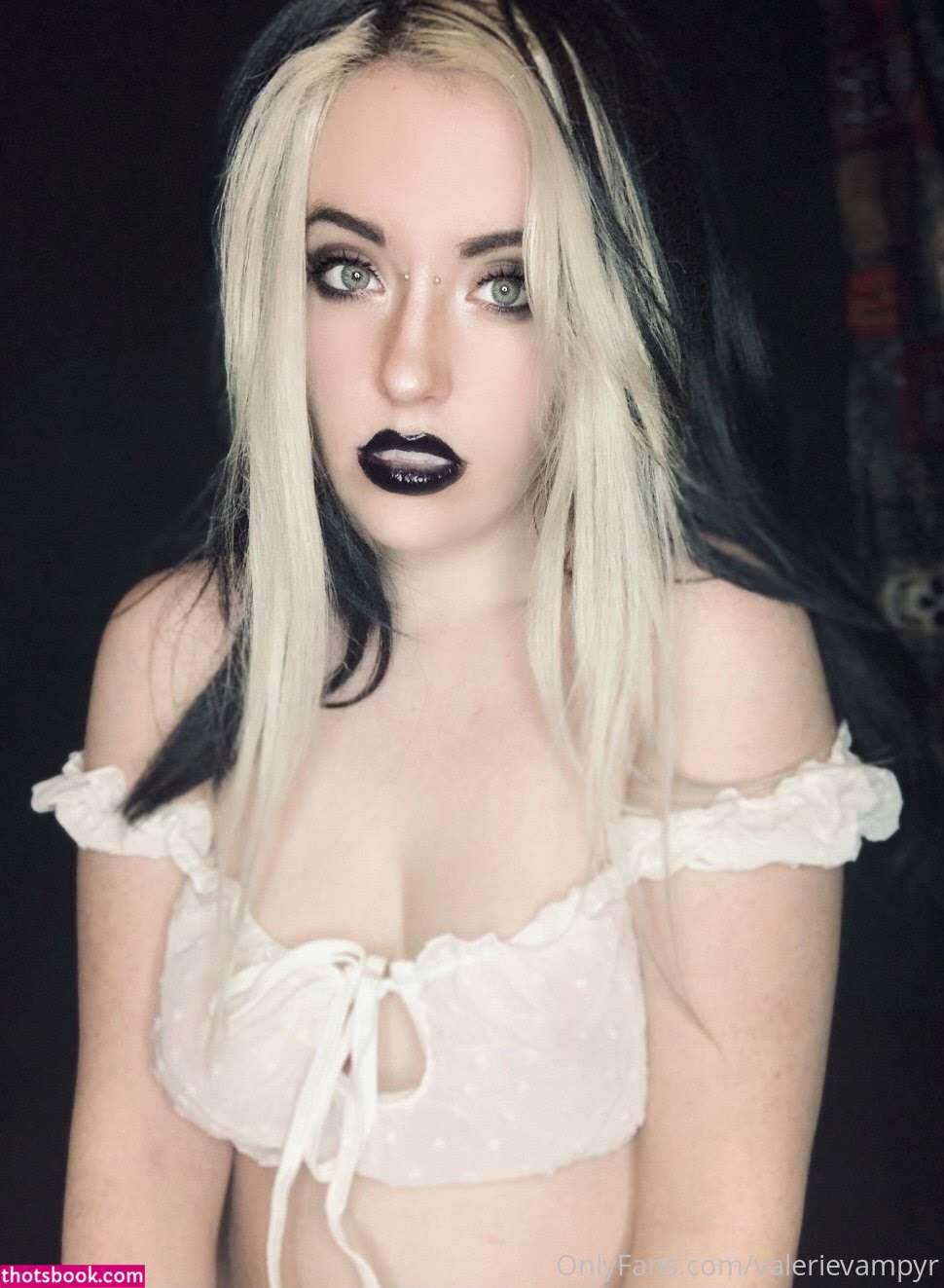 Valerie Vampyr Photo #152