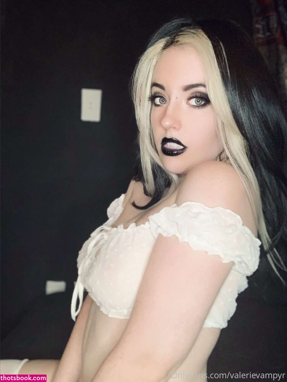 Valerie Vampyr Photo #153