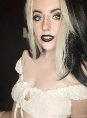 Valerie Vampyr Photo #116