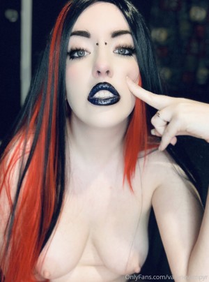 Valerie Vampyr Photo #151