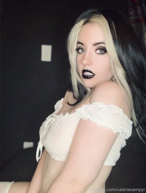 Valerie Vampyr Photo #153