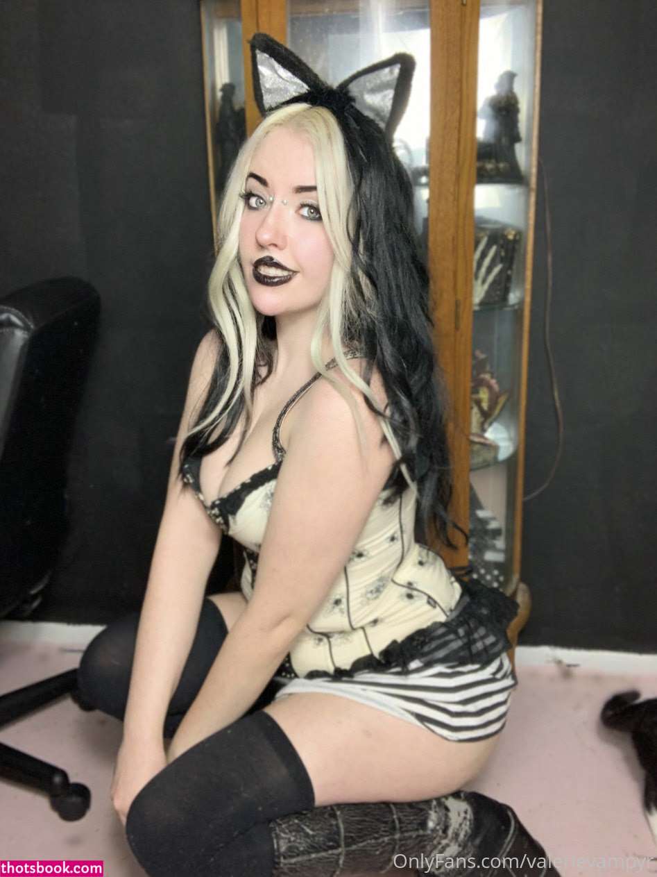 Valerie Vampyr Photo #311