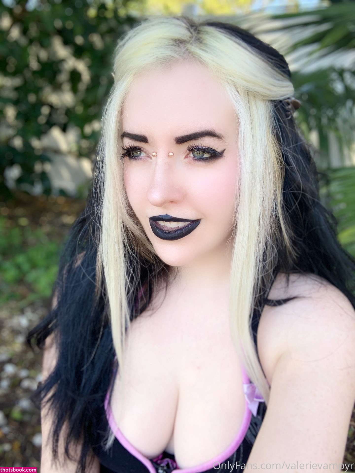 Valerie Vampyr Photo #330