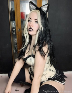 Valerie Vampyr Photo #409