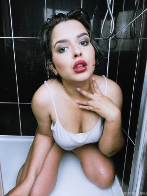 Maya Petite Photo #49