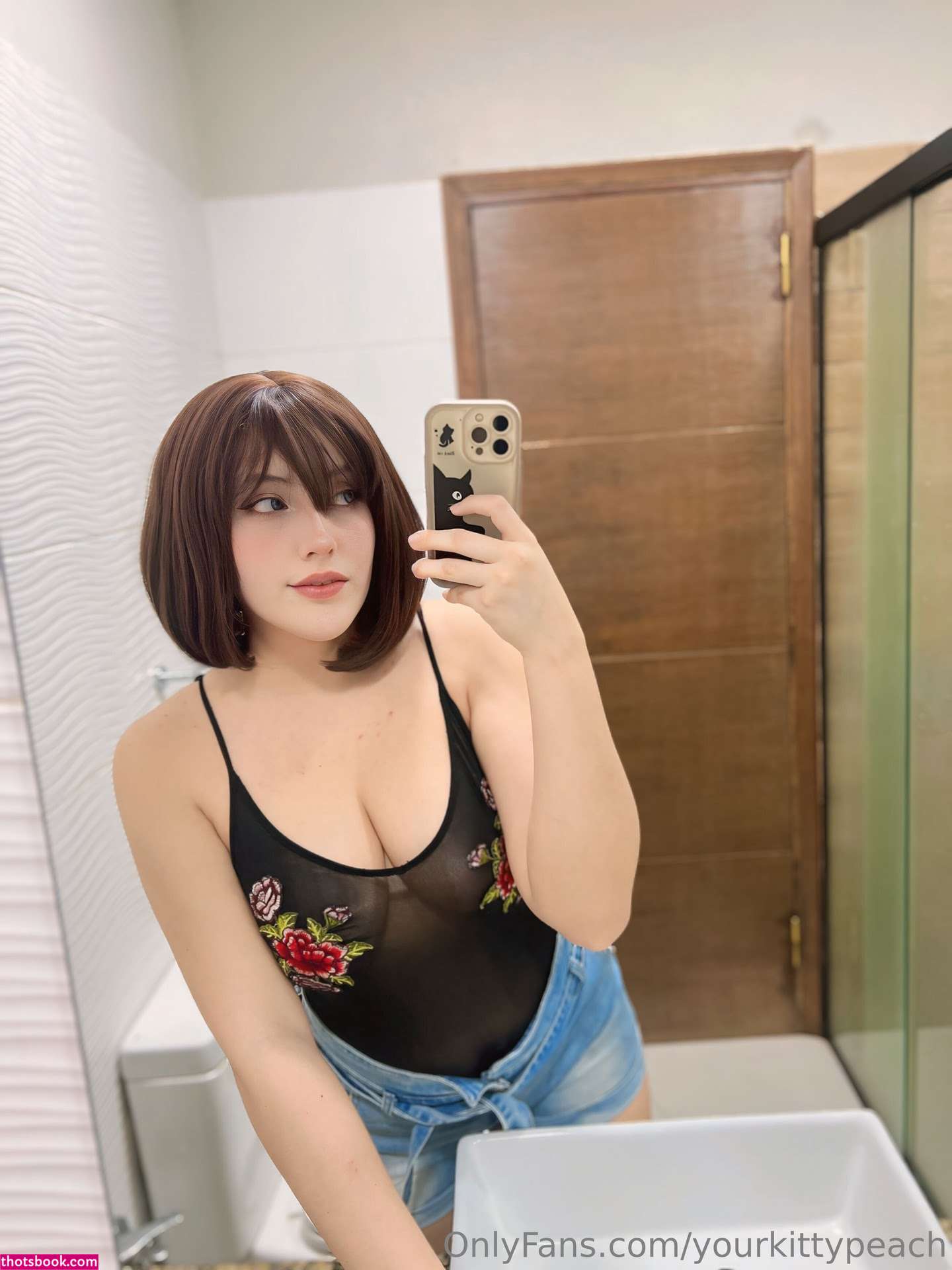 yourkittypeach Photo #17