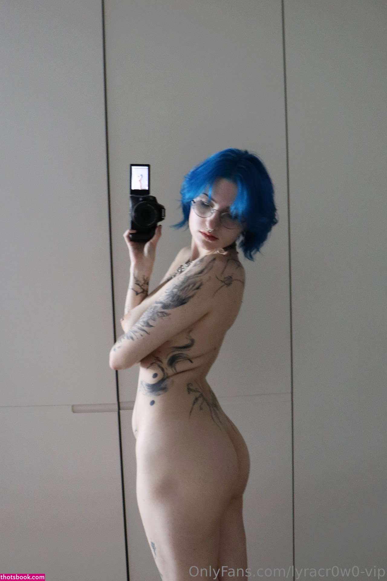 Lyra Crow Photo #900