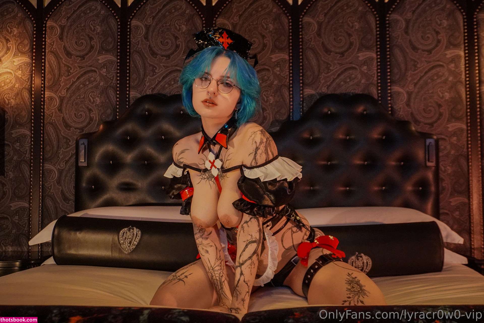 Lyra Crow Photo #928