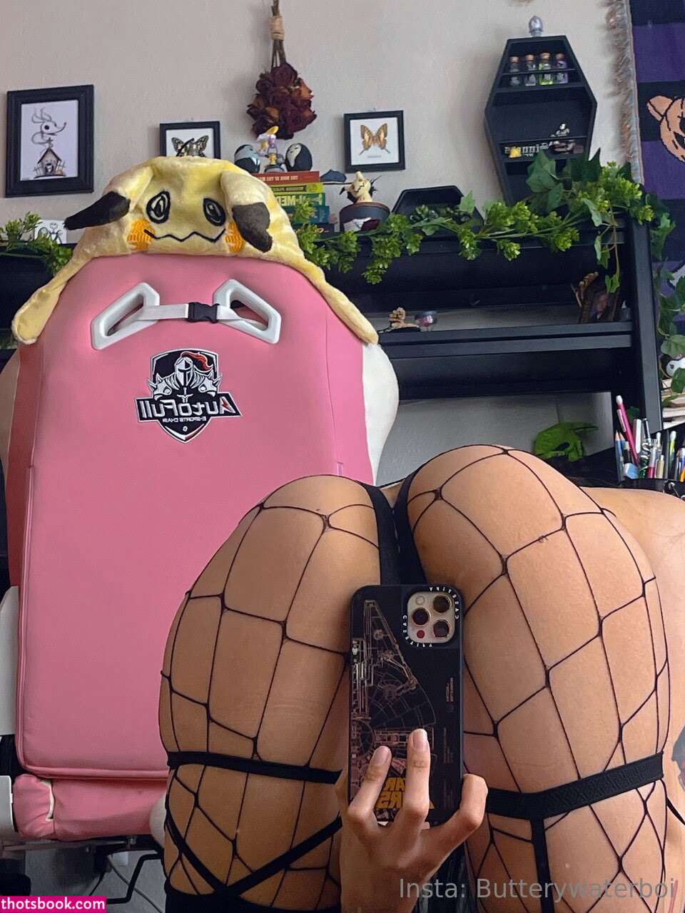 Butterywaterboi Photo #249