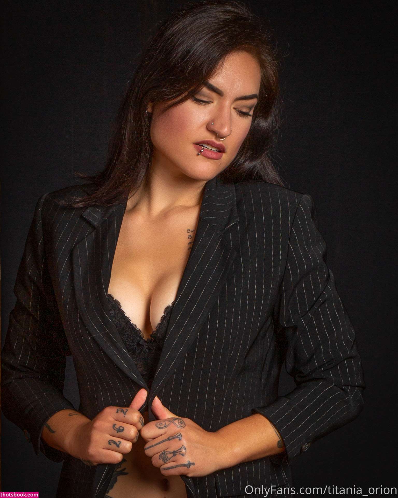 Titania Orion Photo #44