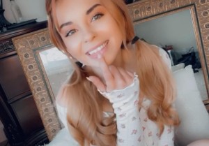 Aliice Apple Photo #113