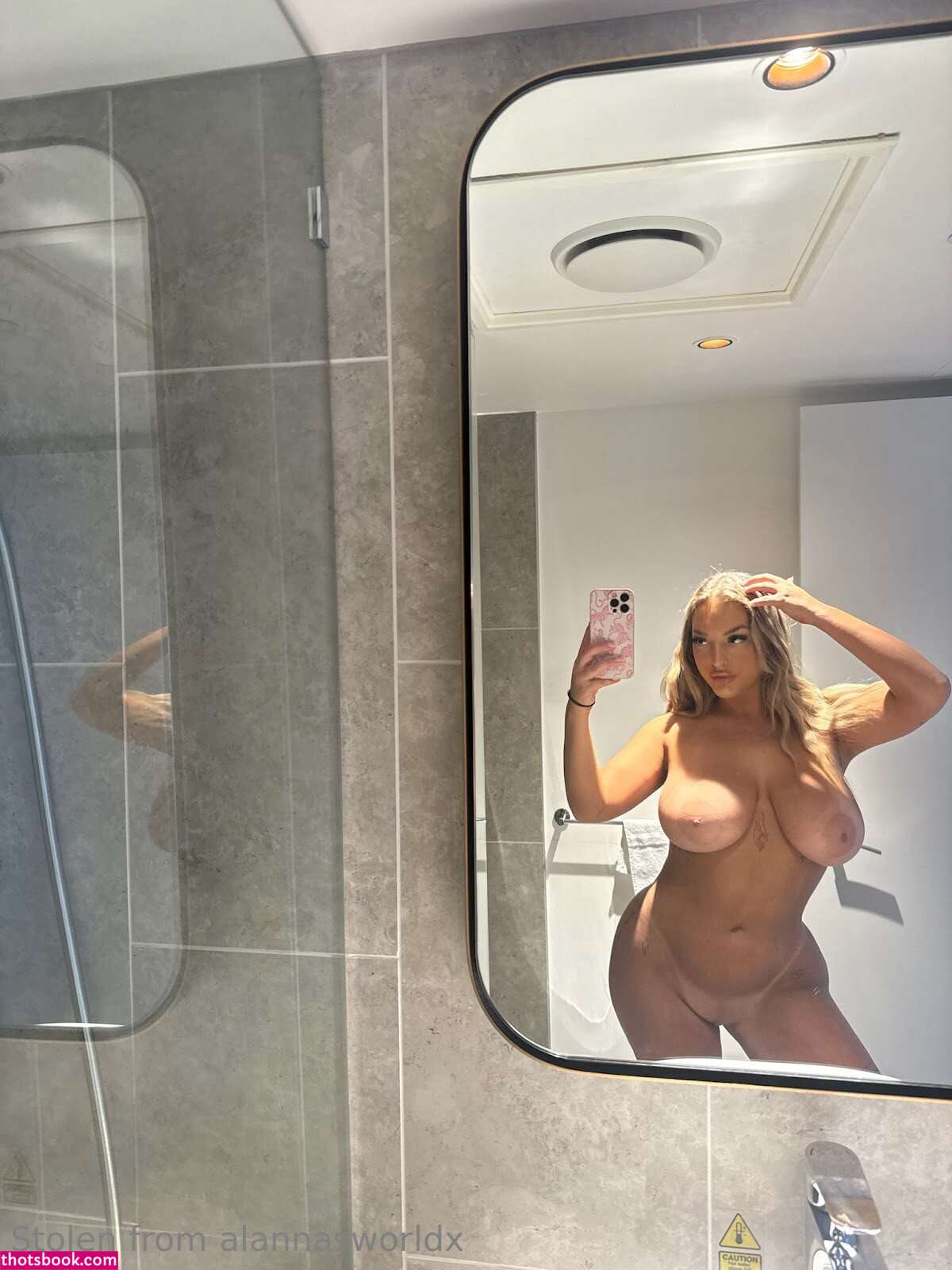 Alanna Pow Photo #44