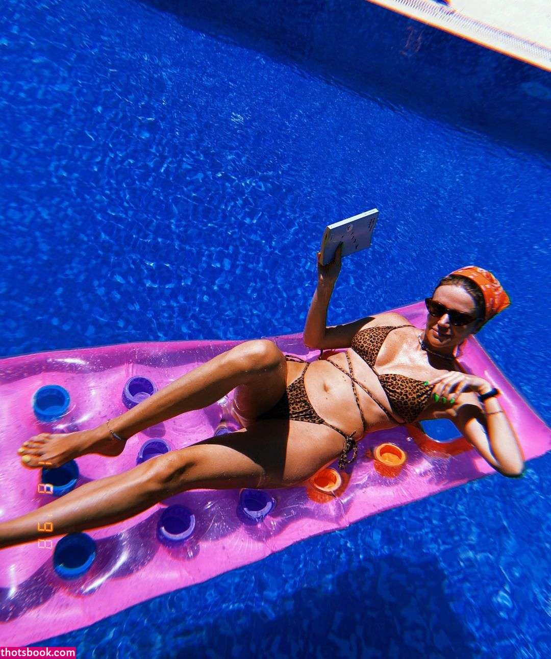 Ecem Karavus Photo #23