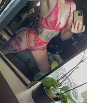 Henny Hotwife Photo #15