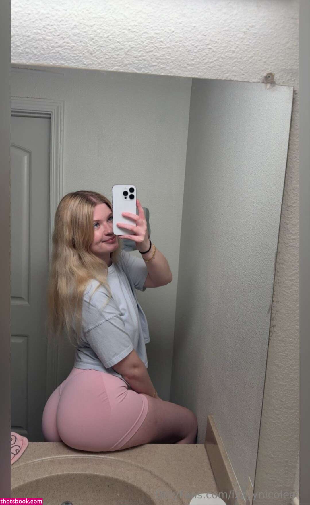 Izzy Nicole Photo #20