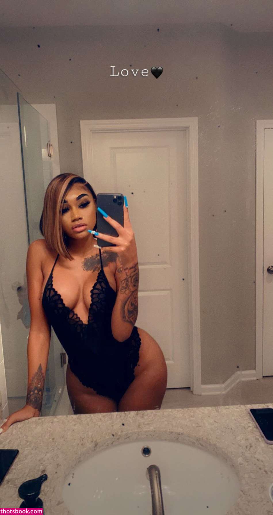 Jania Meshell Photo #7