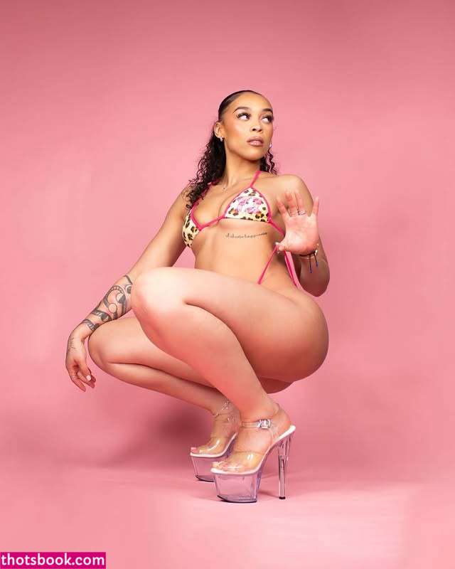 Jenny Alves Photo #22