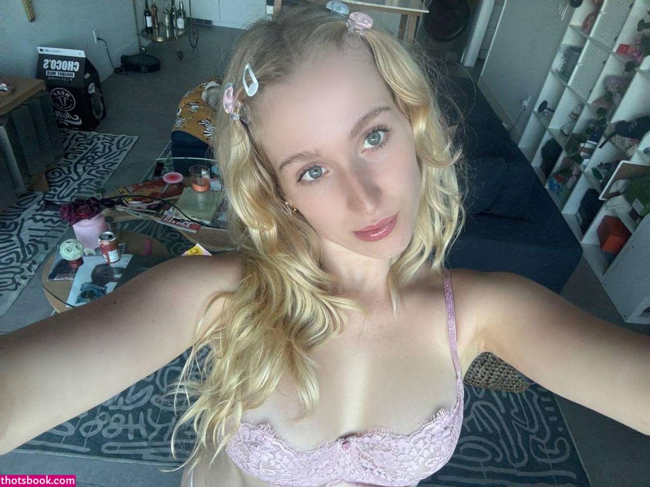 Cassie London Photo #3