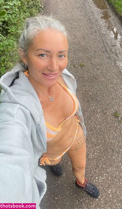 Catherine Lennard Photo #7