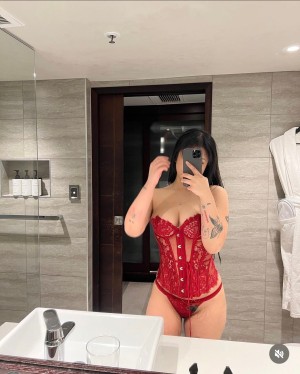 Michelle Pham Photo #5