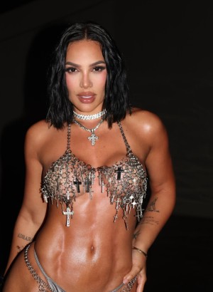 Andrea Valdiri Photo #23