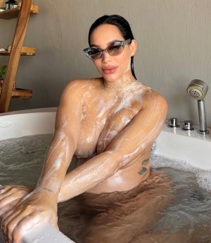 Andrea Valdiri Photo #35