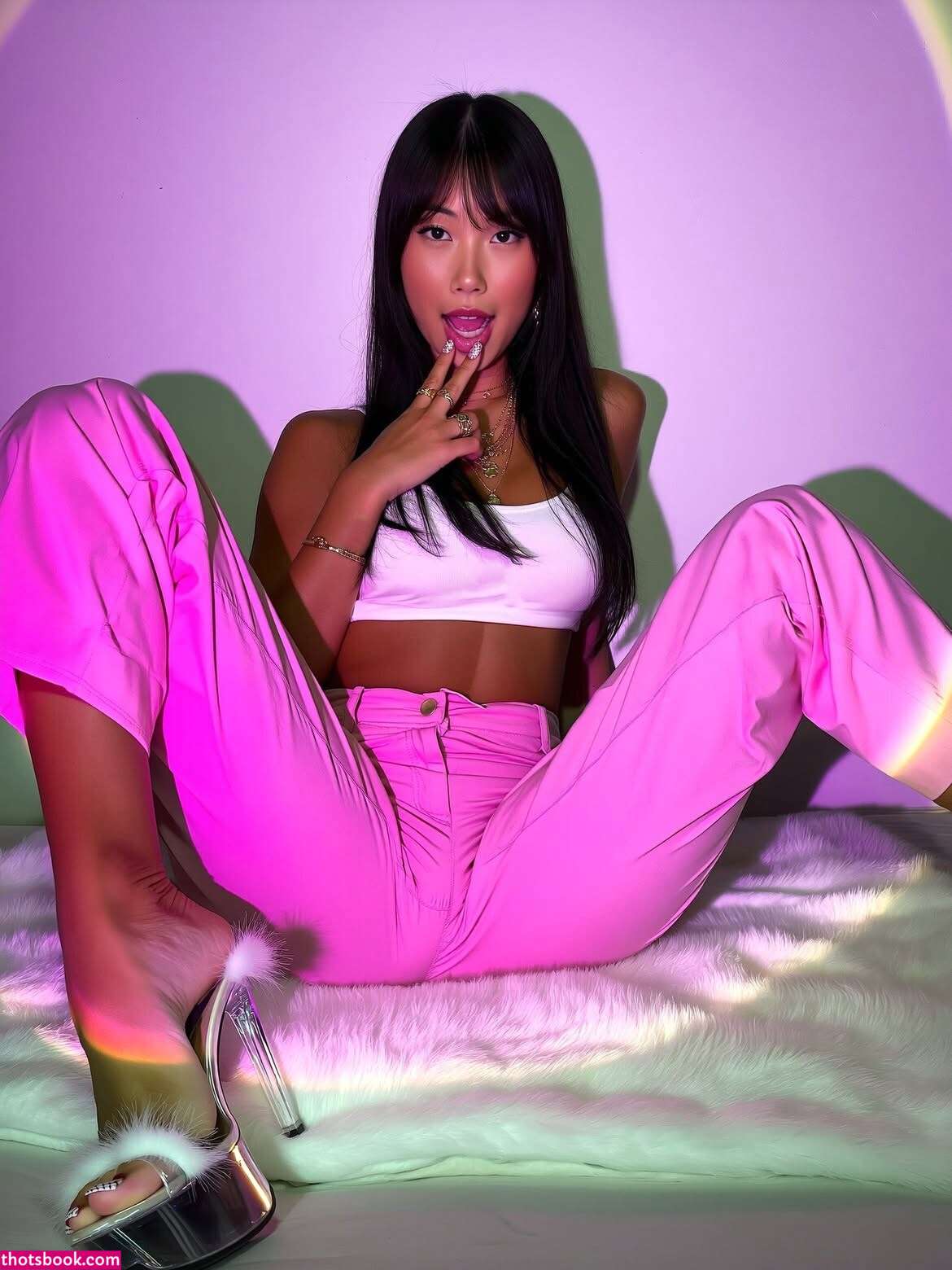 Miki Izumi Photo #10