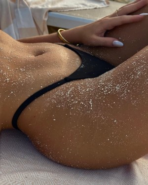 Brooke Schofield Photo #2