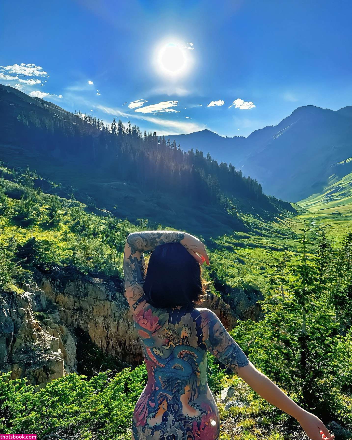 Lauren Urasek Photo #4