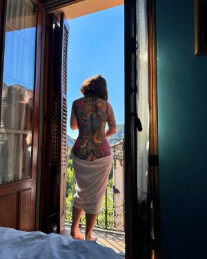 Lauren Urasek Photo #9