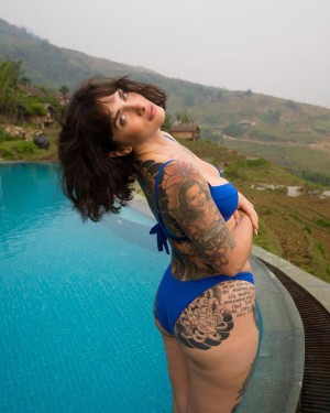 Lauren Urasek Photo #36