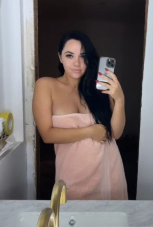 Erin Justine Photo #13