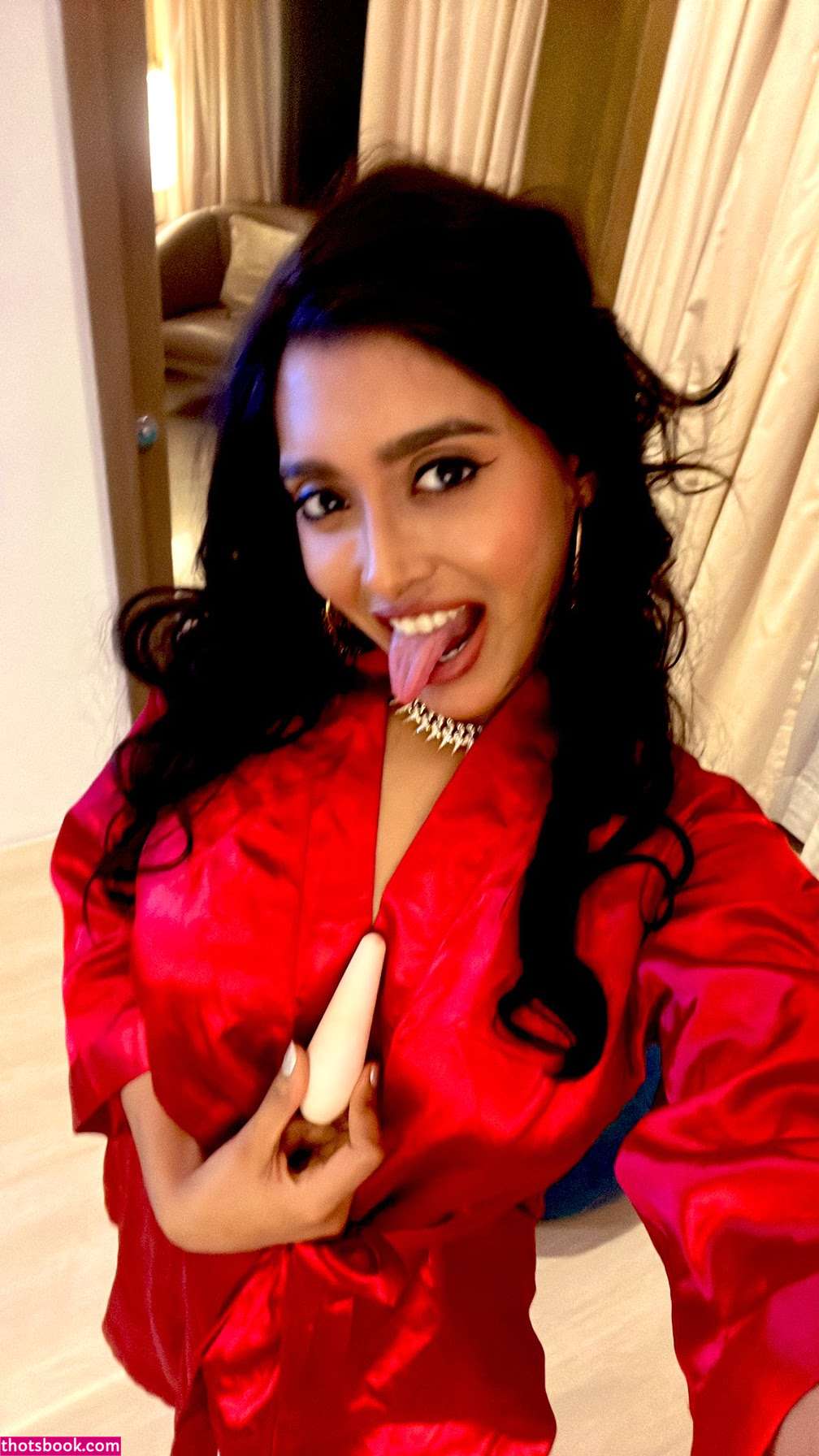 Thea Suuza Photo #17